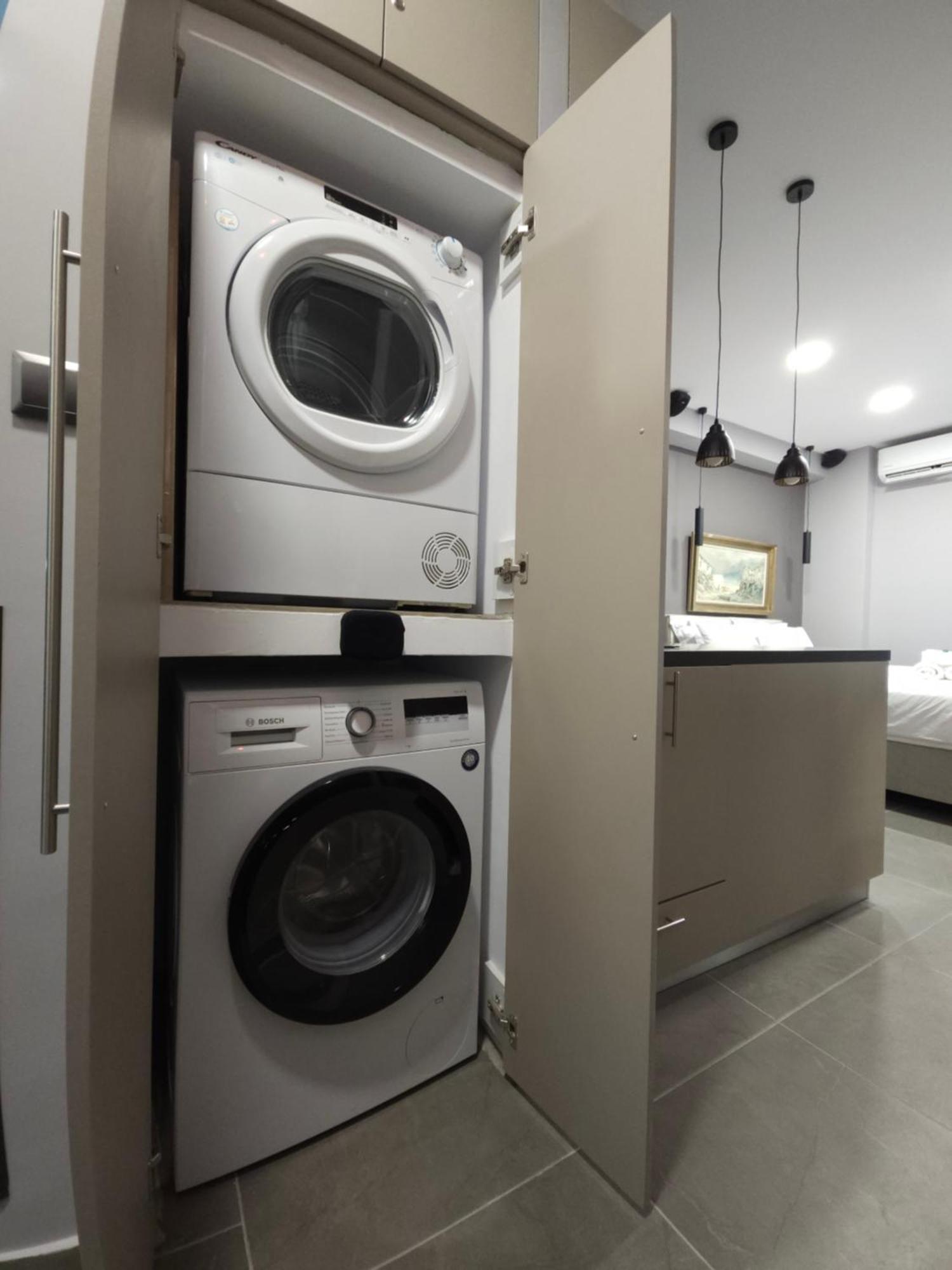 Dione Luxury Business Suite In The Heart Of เอเธนส์ ภายนอก รูปภาพ