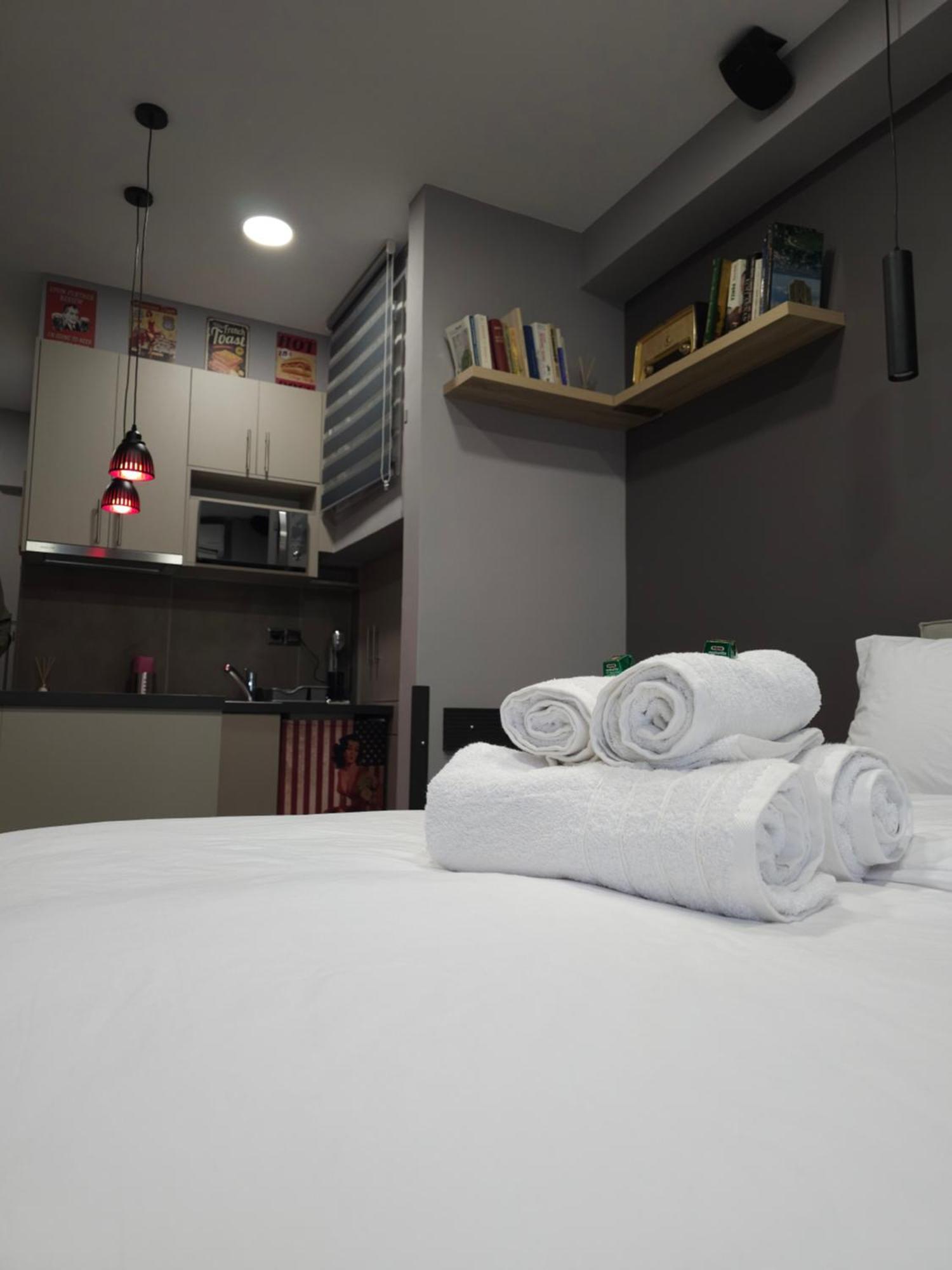 Dione Luxury Business Suite In The Heart Of เอเธนส์ ภายนอก รูปภาพ