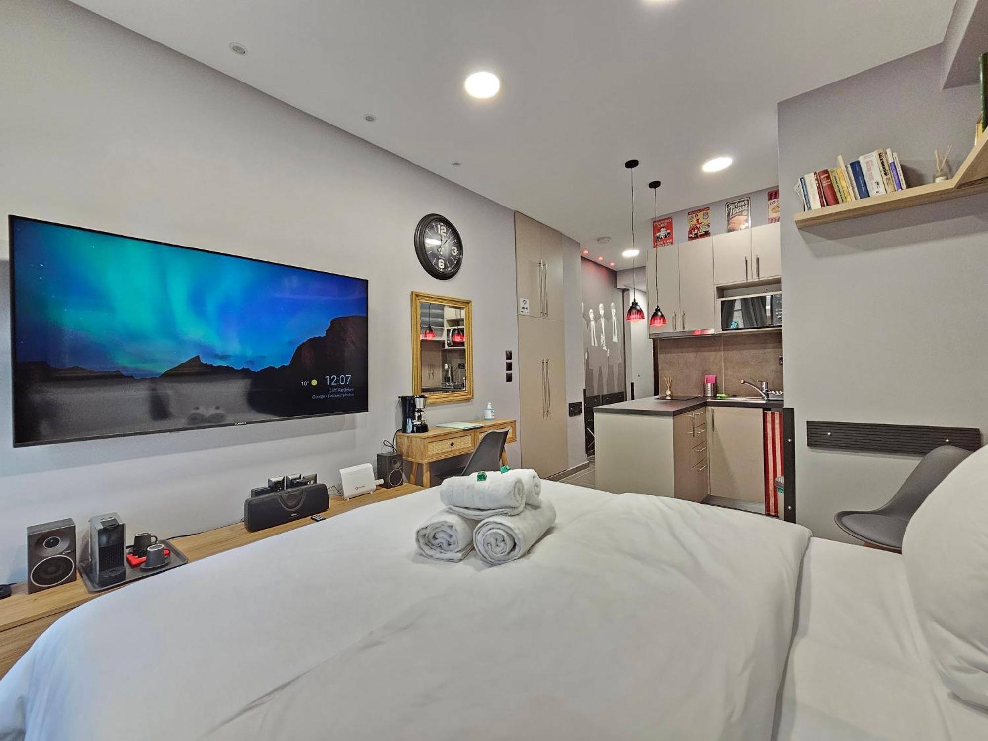 Dione Luxury Business Suite In The Heart Of เอเธนส์ ภายนอก รูปภาพ