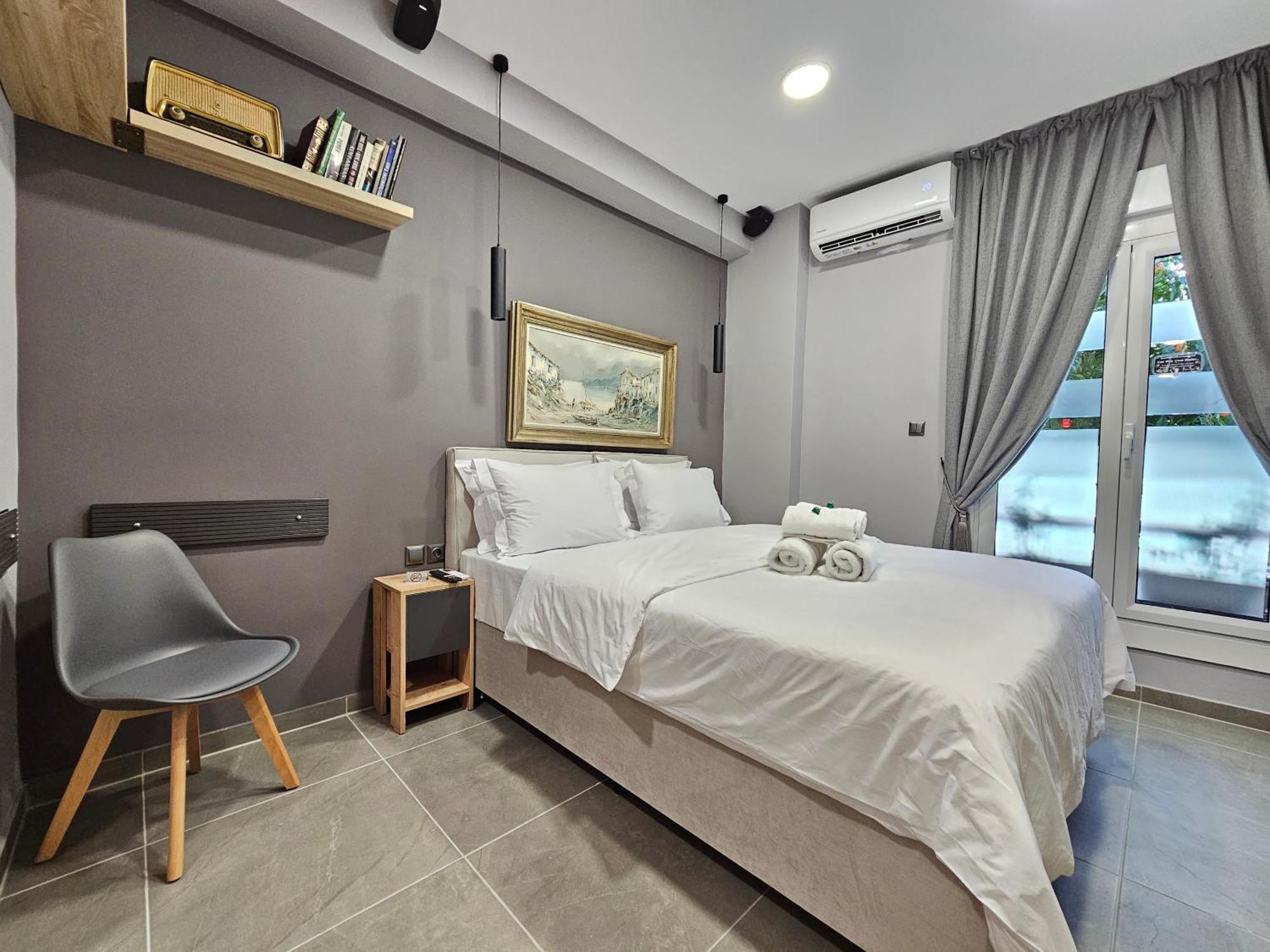Dione Luxury Business Suite In The Heart Of เอเธนส์ ภายนอก รูปภาพ