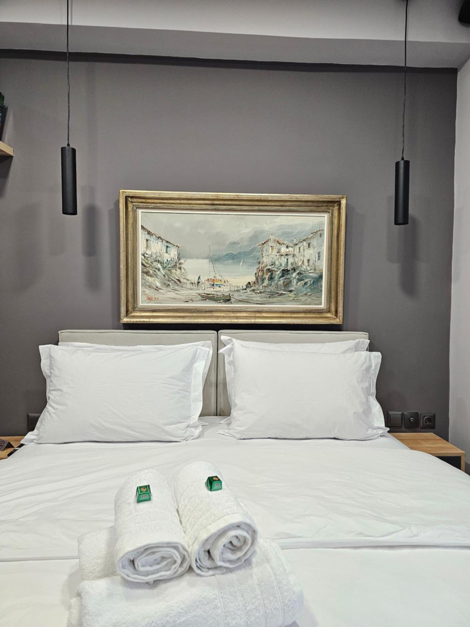 Dione Luxury Business Suite In The Heart Of เอเธนส์ ภายนอก รูปภาพ