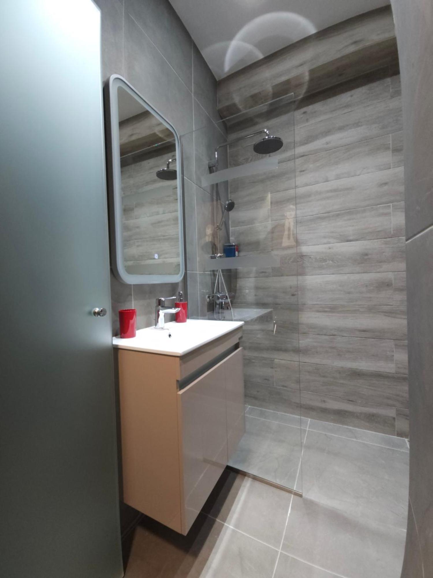 Dione Luxury Business Suite In The Heart Of เอเธนส์ ภายนอก รูปภาพ