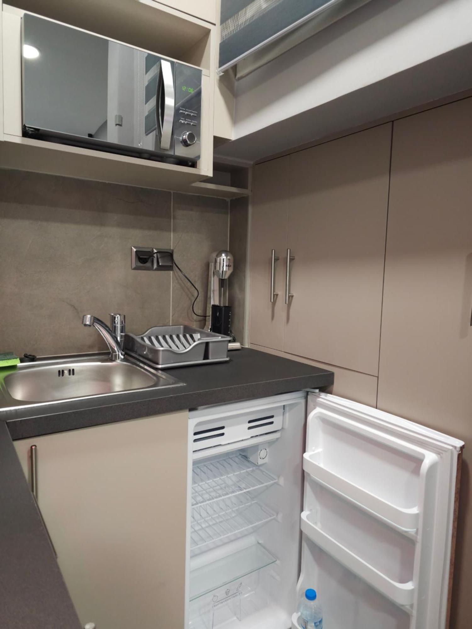 Dione Luxury Business Suite In The Heart Of เอเธนส์ ภายนอก รูปภาพ